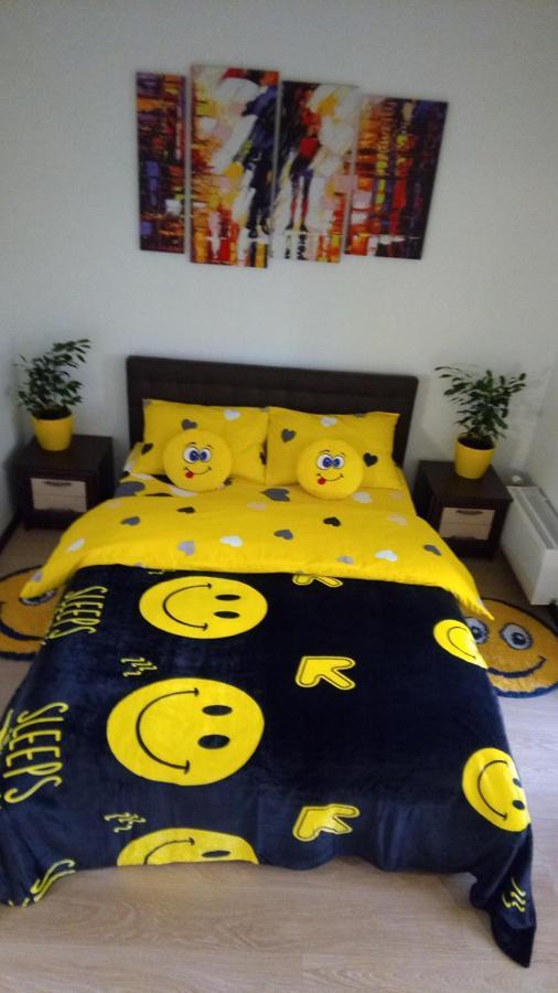 Positive Smile Studio Apartment In The Colorful Comfort Town Residental Complex. Kt-06. Kiev Esterno foto