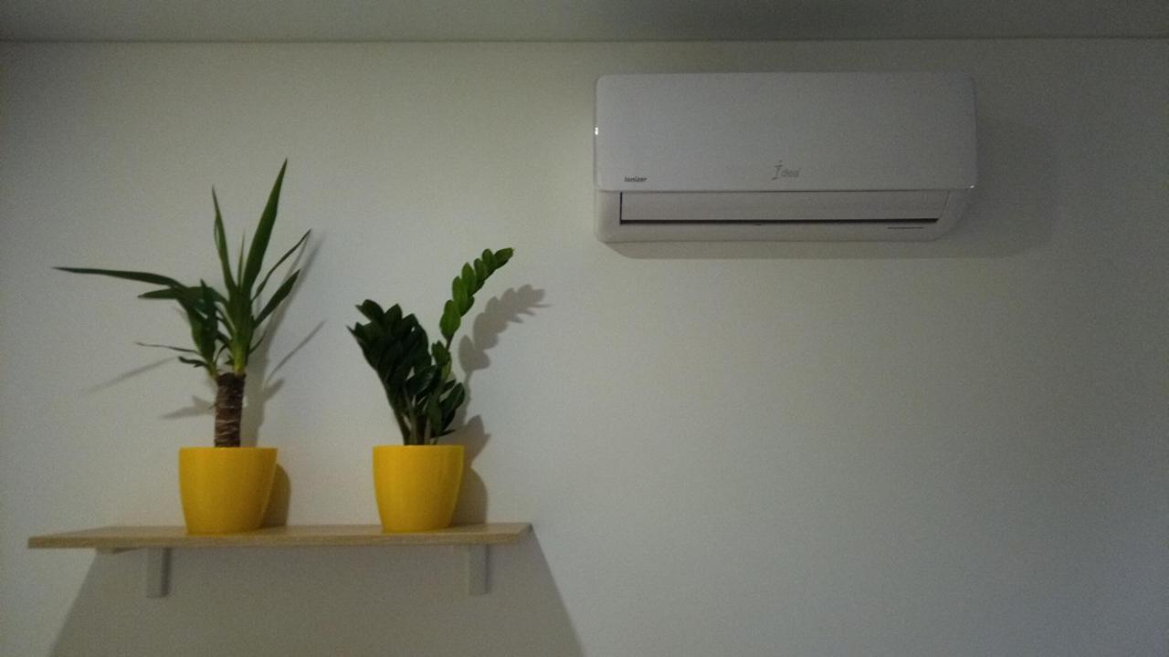 Positive Smile Studio Apartment In The Colorful Comfort Town Residental Complex. Kt-06. Kiev Esterno foto
