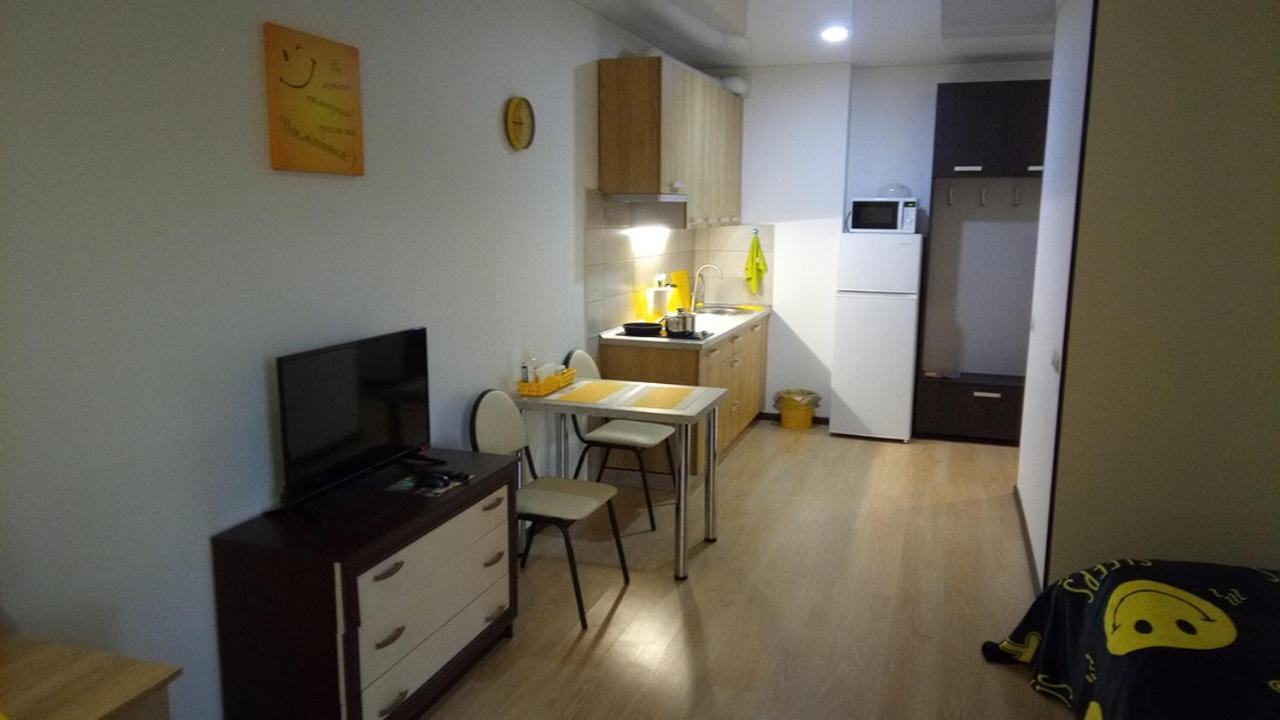 Positive Smile Studio Apartment In The Colorful Comfort Town Residental Complex. Kt-06. Kiev Esterno foto