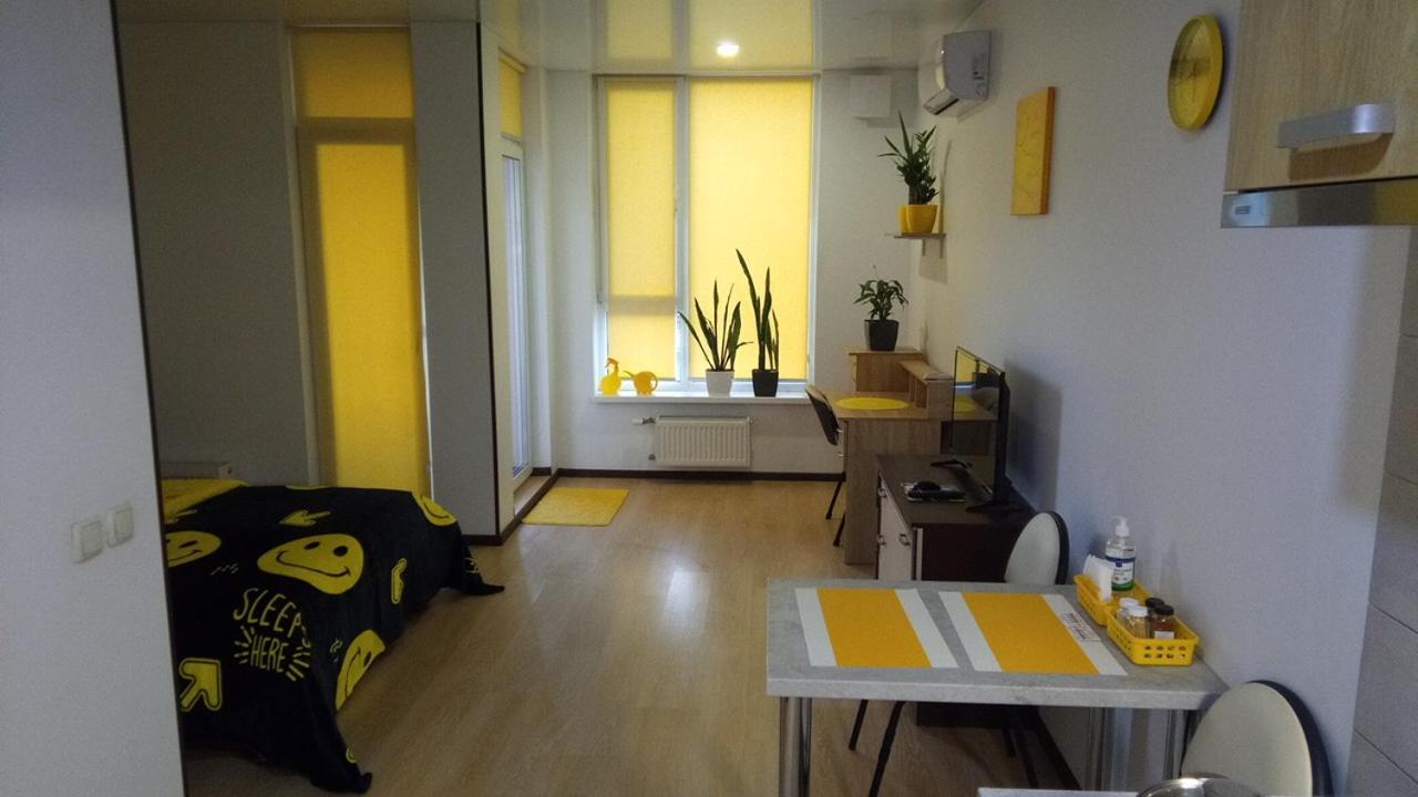 Positive Smile Studio Apartment In The Colorful Comfort Town Residental Complex. Kt-06. Kiev Esterno foto