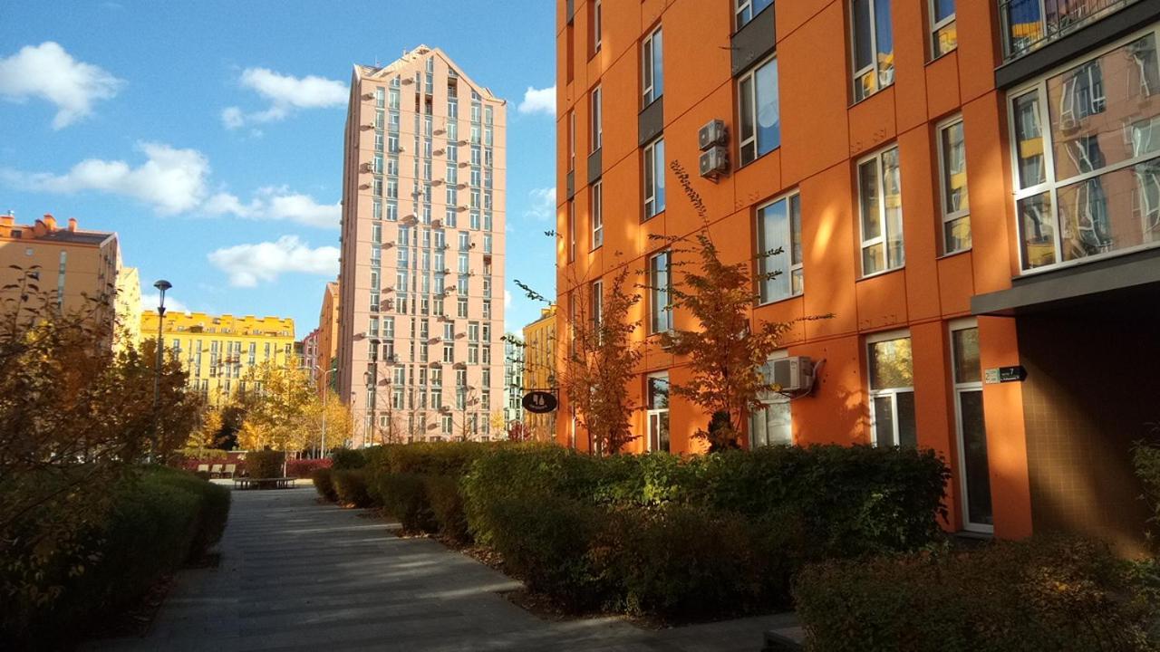 Positive Smile Studio Apartment In The Colorful Comfort Town Residental Complex. Kt-06. Kiev Esterno foto
