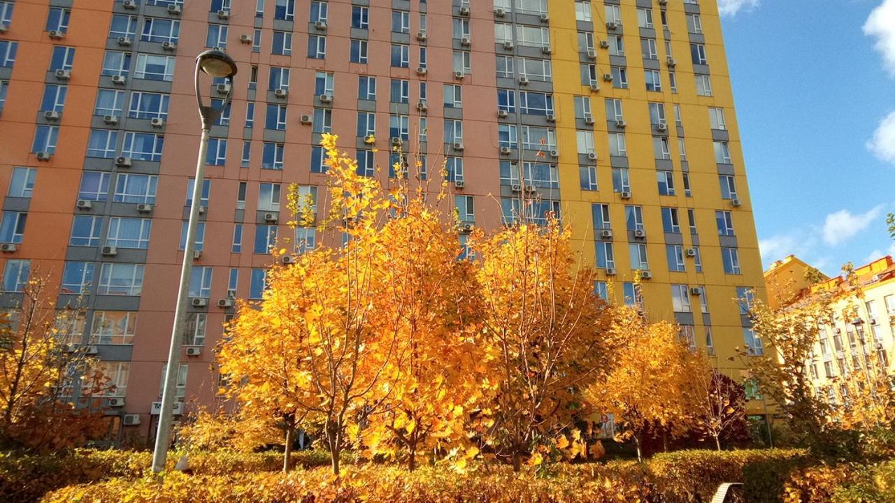Positive Smile Studio Apartment In The Colorful Comfort Town Residental Complex. Kt-06. Kiev Esterno foto