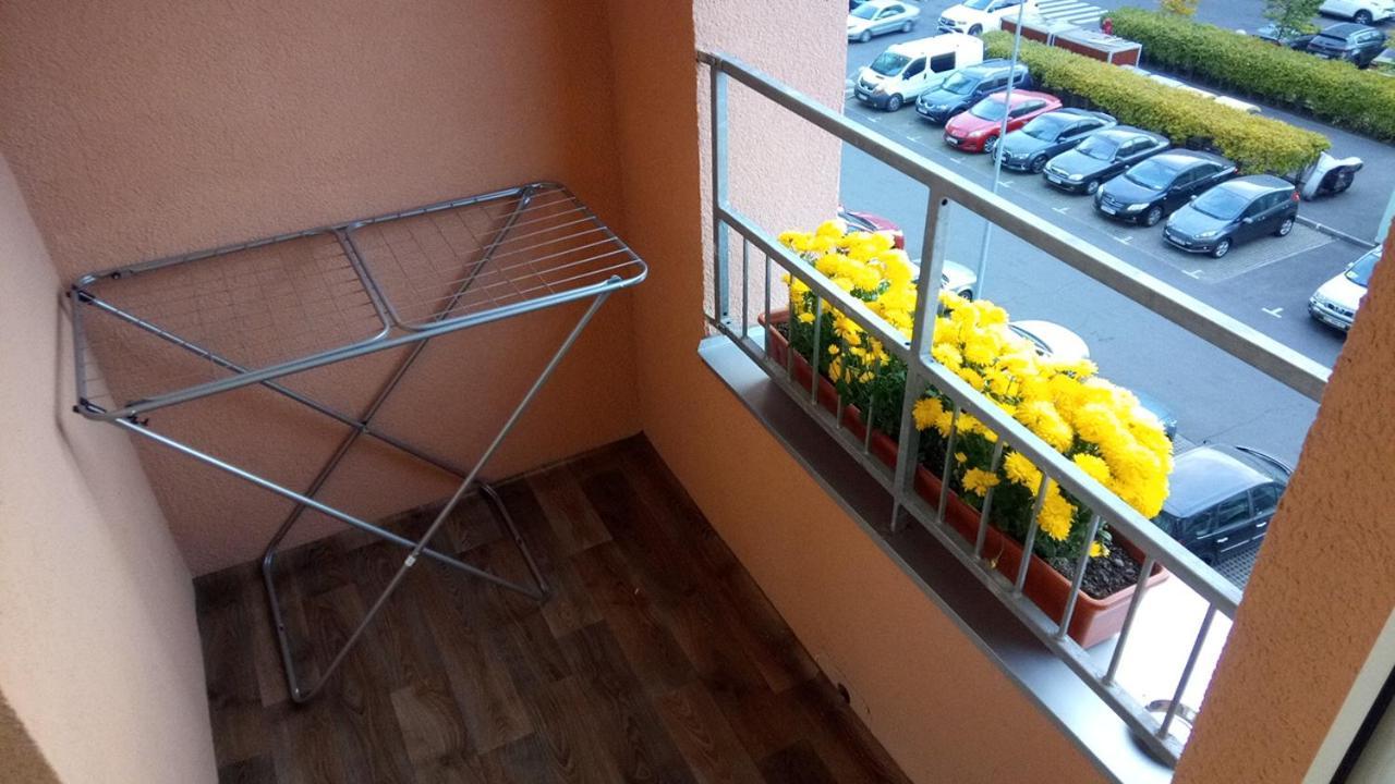 Positive Smile Studio Apartment In The Colorful Comfort Town Residental Complex. Kt-06. Kiev Esterno foto